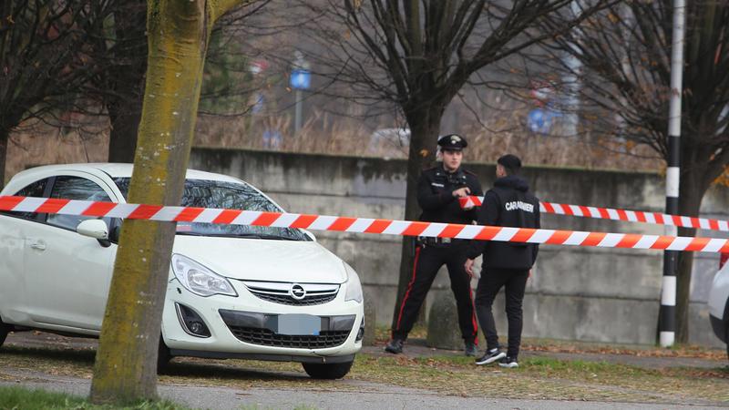 Giussano, ragazza aggredita dall’ex (che era in permesso) nell’indifferenza: “Mi sono tolta la lama da sola”