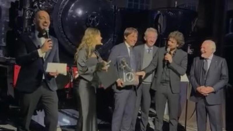 De Luca abbandona il palco della festa del Napoli lasciando di stucco Manfredi, De Laurentiis, Conte e Siani: giallo sui motivi | Video