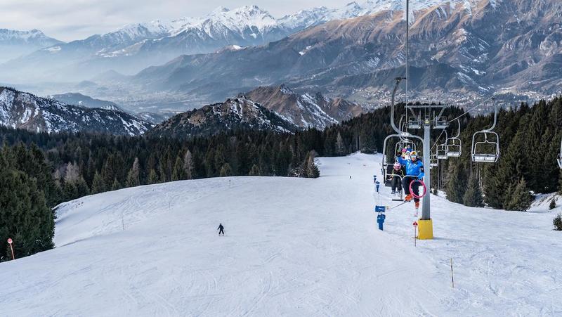 Monte Pora: bimbo precipita dalla seggiovia, salvato dalla neve fresca