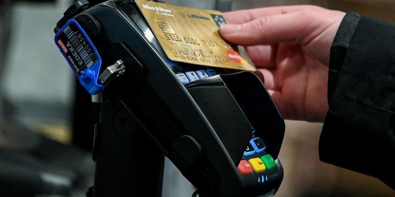 Società cashless: è davvero possibile vivere senza contanti?