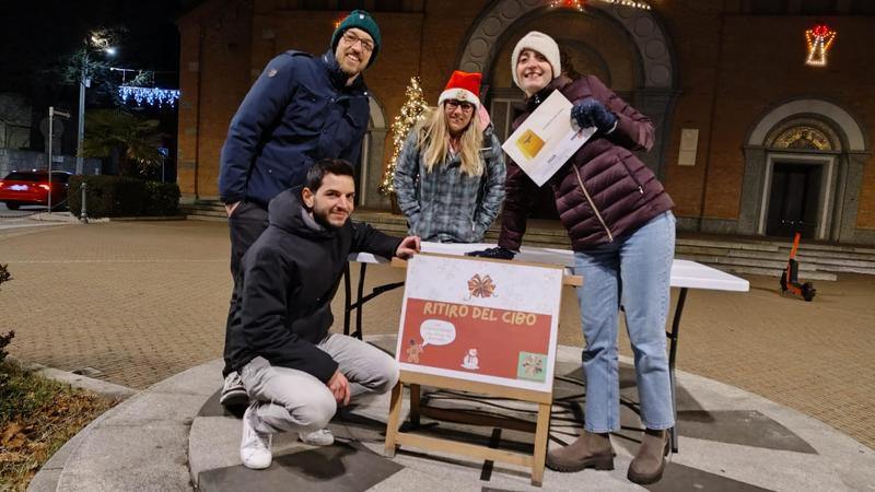 Busto Arsizio, pasti caldi per i senzatetto e pacchi alimentari per le famiglie: il Natale dei volontari di “Diamoci una mano”