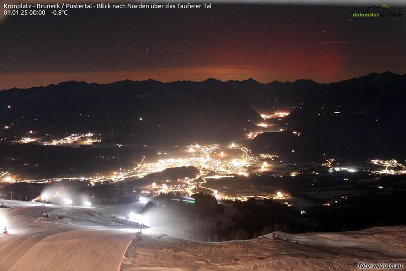 Aurora boreale sulle Dolomiti, il lato oscuro dell’incanto. “Rischi anche per le rotte polari”