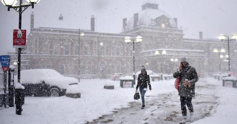 Heavy snow set to submerge Norfolk as weather alert begins