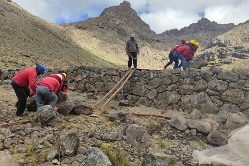 CONICET archeologist wins international prize for restoring pre-Hispanic dams in Peru