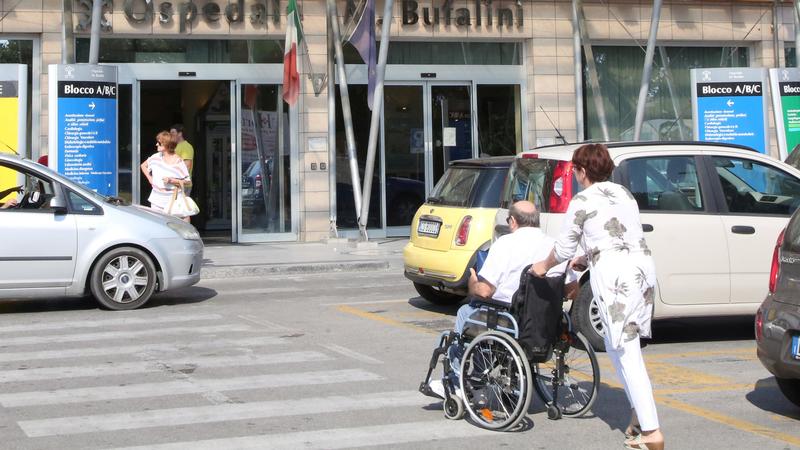 Alta tensione al pronto soccorso: “Spinte e insulti da una infermiera”