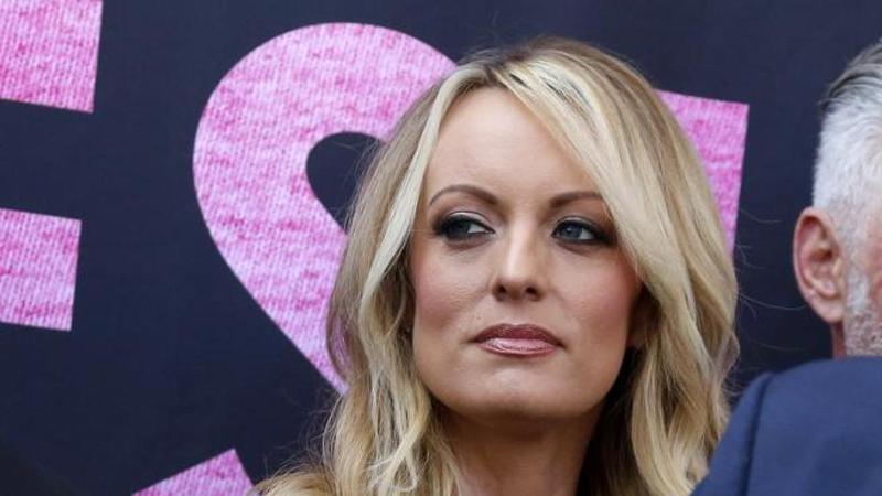 Stormy Daniels, dagli strip-tease ai porno: così è entrata nella storia per una sera con Trump