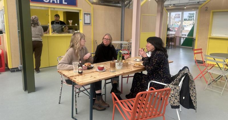 New cafe serving breakfasts, burgers and hot brews opens on seafront