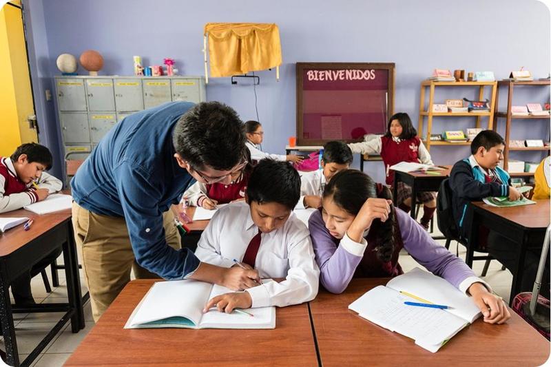 La educación avanza, la preparación de nuestros maestros no