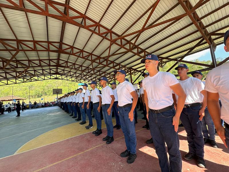 290 Nuevos estudiantes inician su formación en la UNES Trujillo