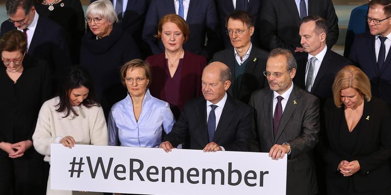 Scholz zu Auschwitz-Gedenken: Müssen Erinnerung hochhalten