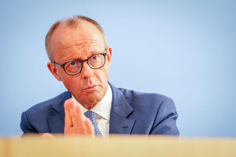 Nach Hitler-Vergleich: SZ-Journalist entschuldigt sich bei Friedrich Merz