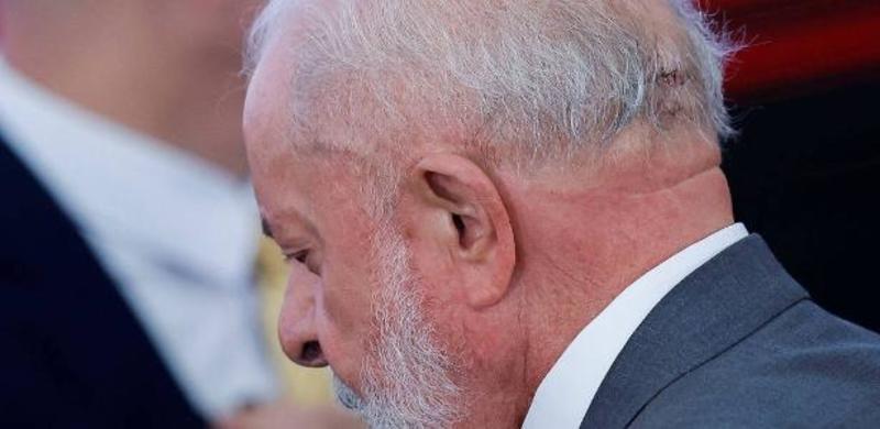 Com popularidade no vermelho, Lula vê 2026 subindo no telhado