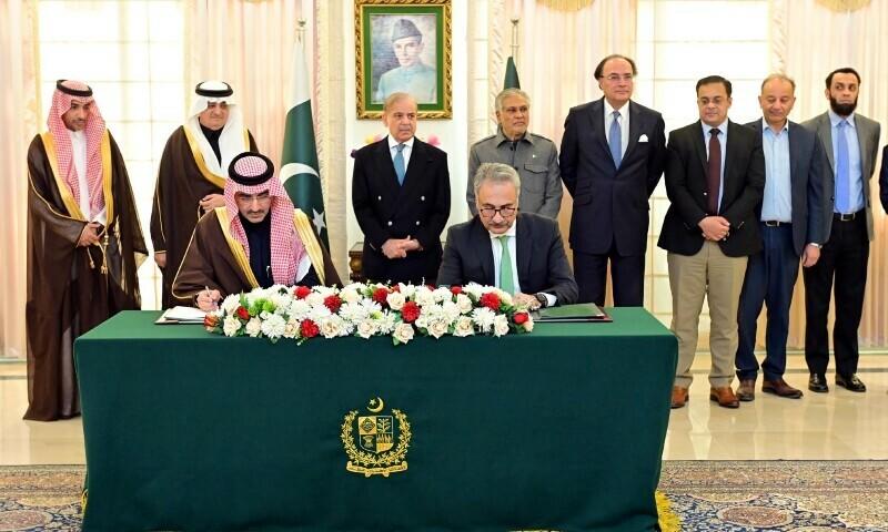 Pakistan signs agreement to defer $1.2bn payment for Saudi oil