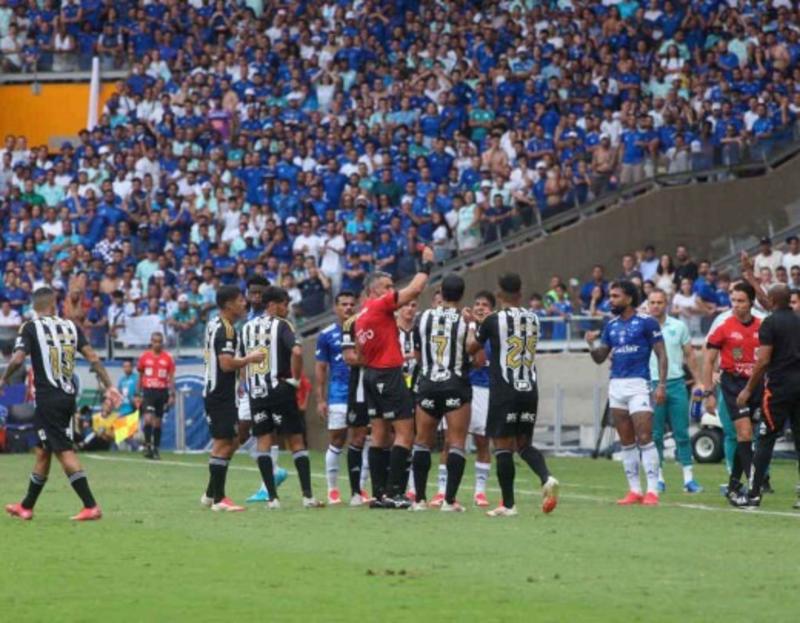 Levar vantagem a qualquer preço é o lema do futebol brasileiro