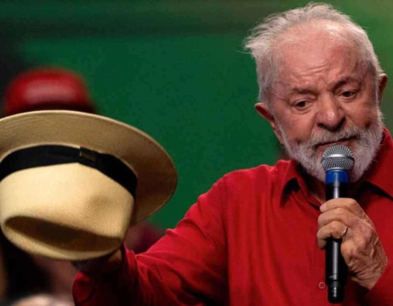 Lula está como Alice no país das maravilhas