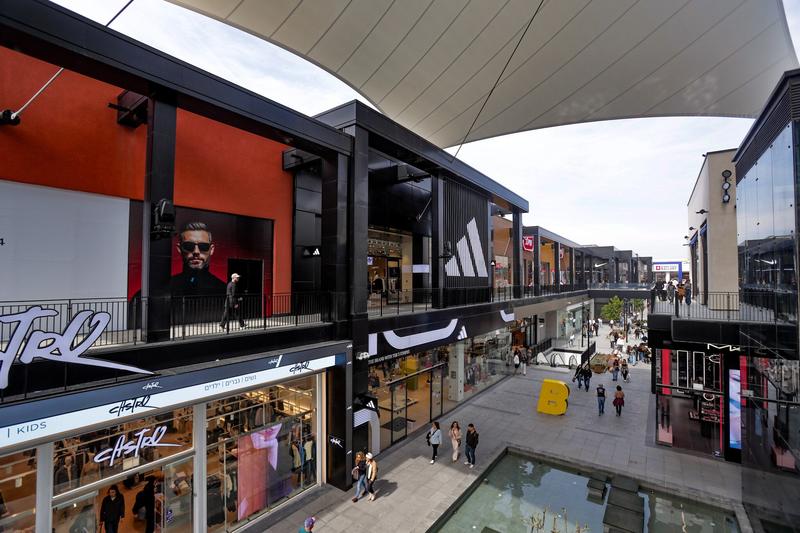 Big hype brings big crowds to big new open-air mall, but will they stick around?