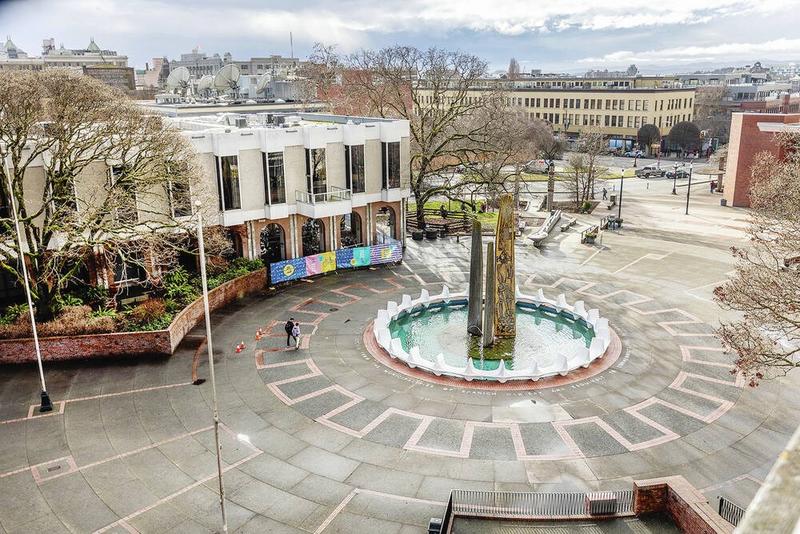 Letters March 9: Centennial Square splash pad; Gretzky's MAGA hat